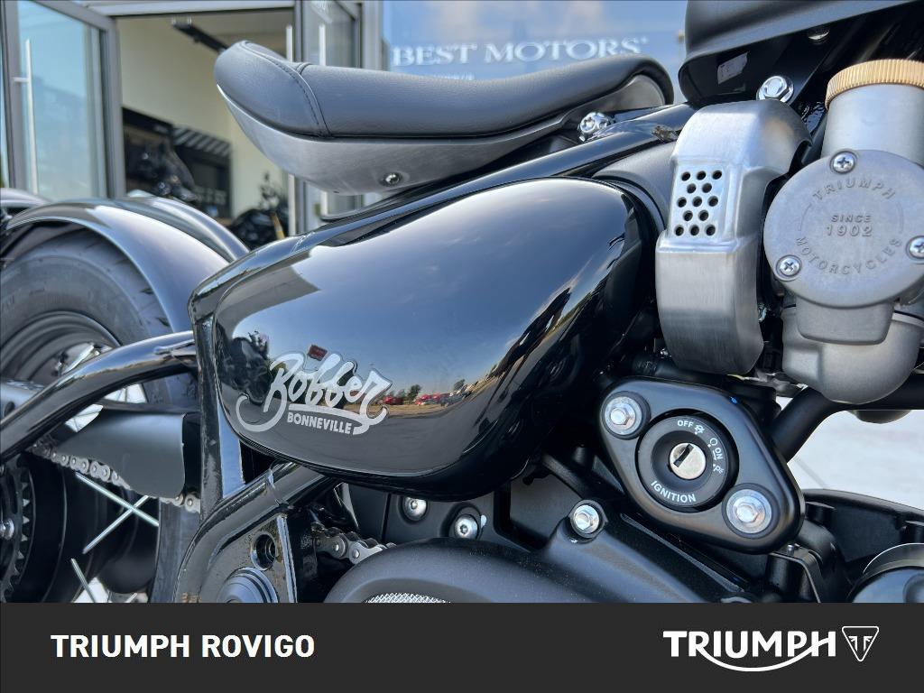 TRIUMPH Bonneville 1200 Bobber 