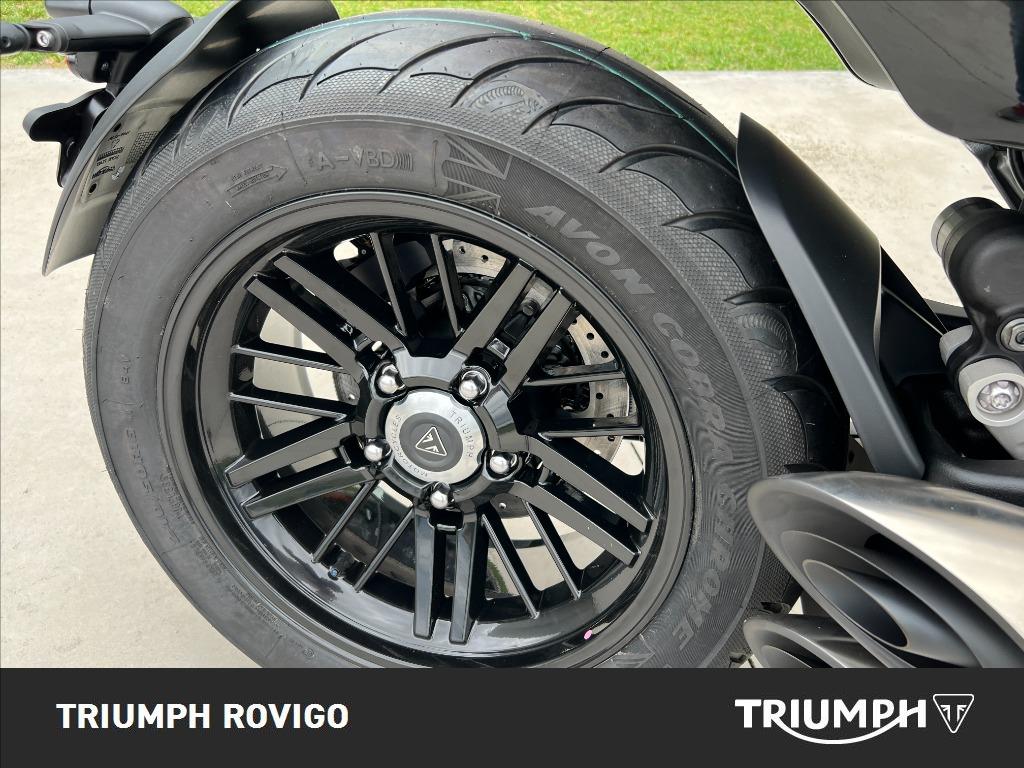 TRIUMPH Rocket III 2500 R Chrome Edition