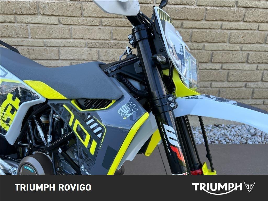 HUSQVARNA Supermoto 701 4T 