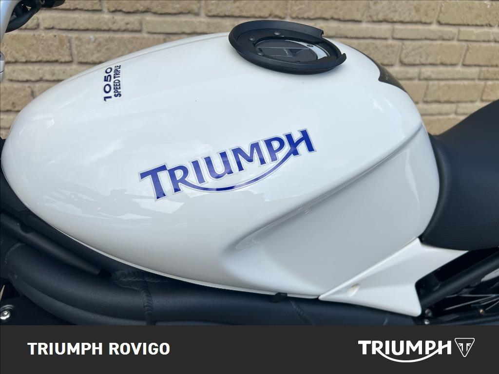 TRIUMPH Speed Triple 1050 