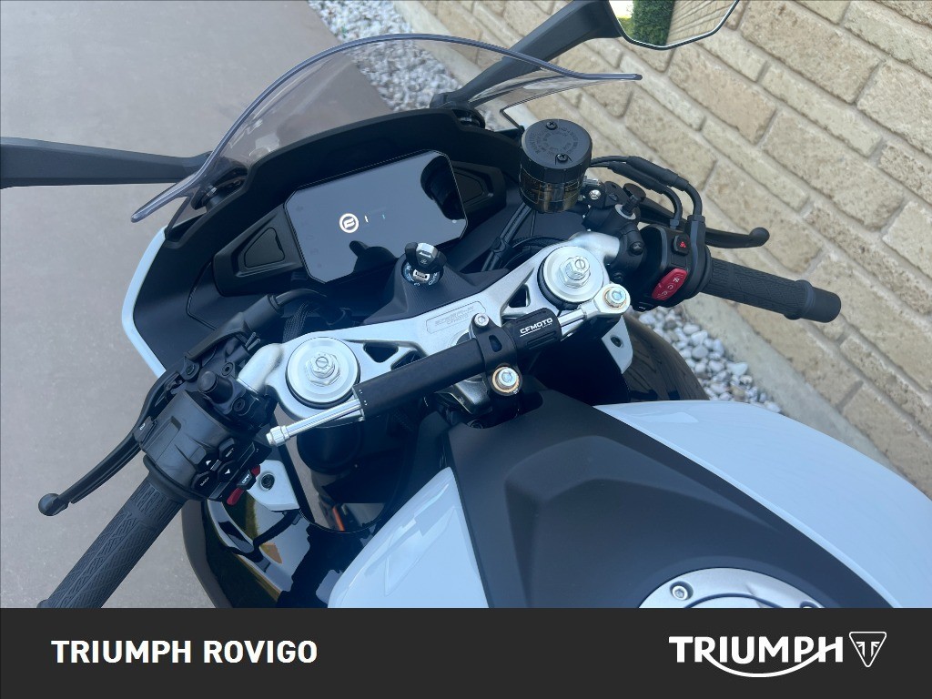 CFMOTO 675 SR R Abs