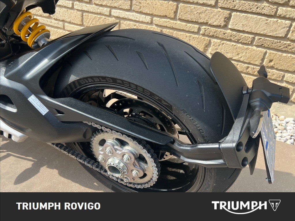 DUCATI Diavel V4 1158 Thrilling Black